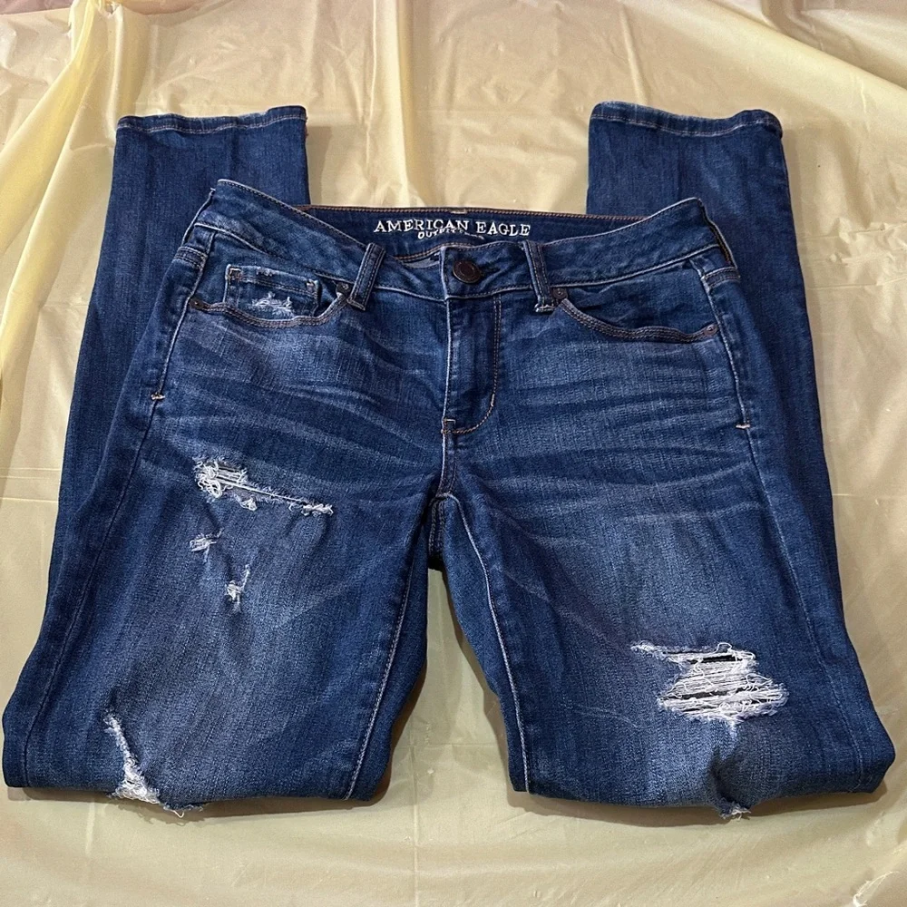 American Eagle Outfitters Women's Blue Distressed Jeans Size 4 - Picture 1 of 8